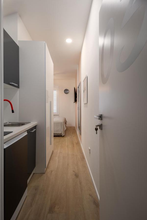 Apartments & Rooms Six リエカ エクステリア 写真